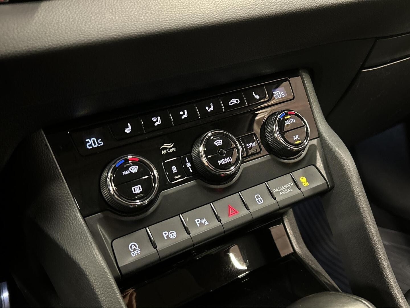 SKODA Karoq 2019