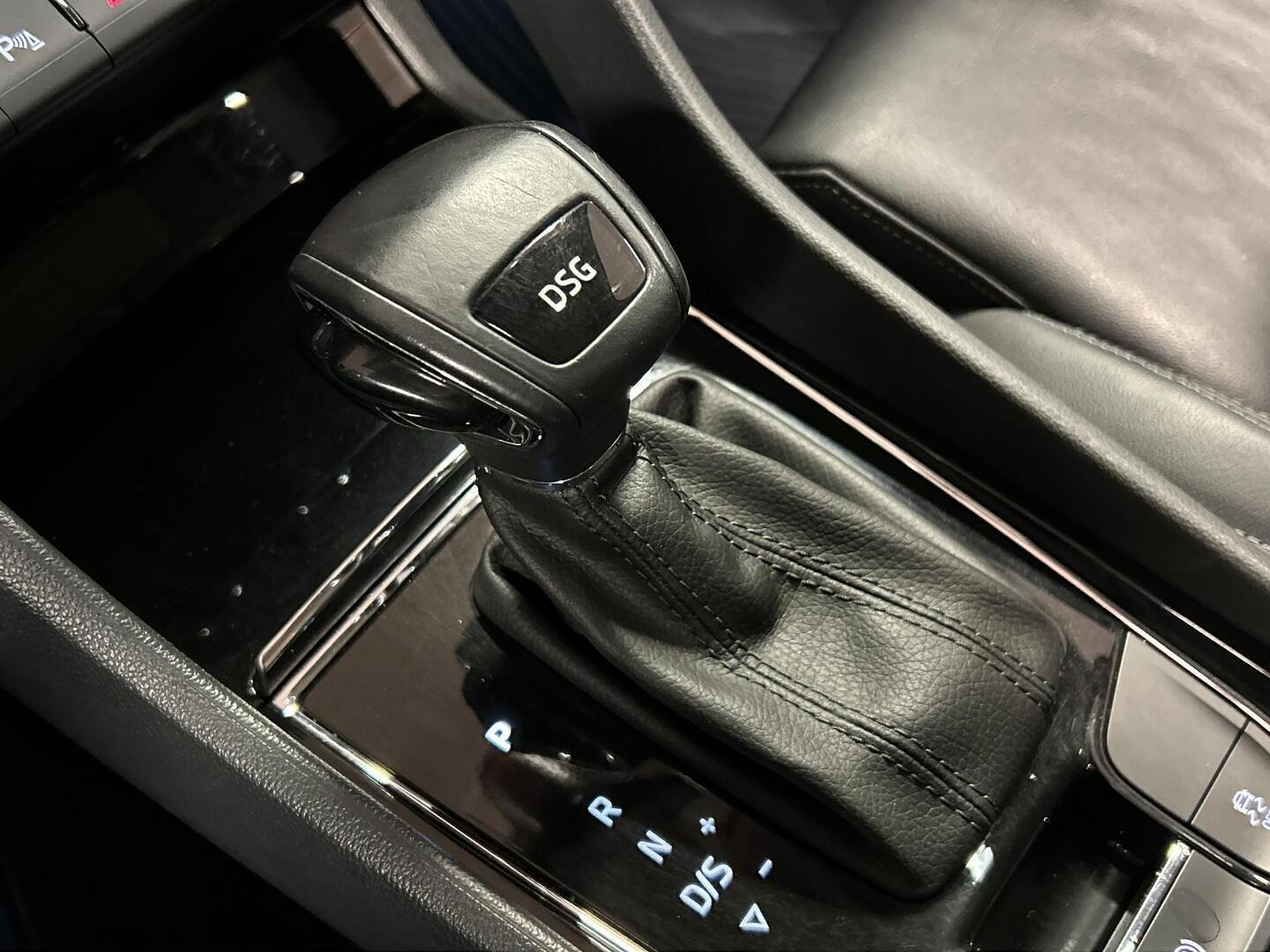 SKODA Karoq 2019