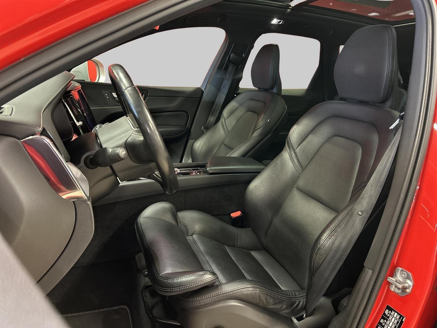 VOLVO XC60 2019