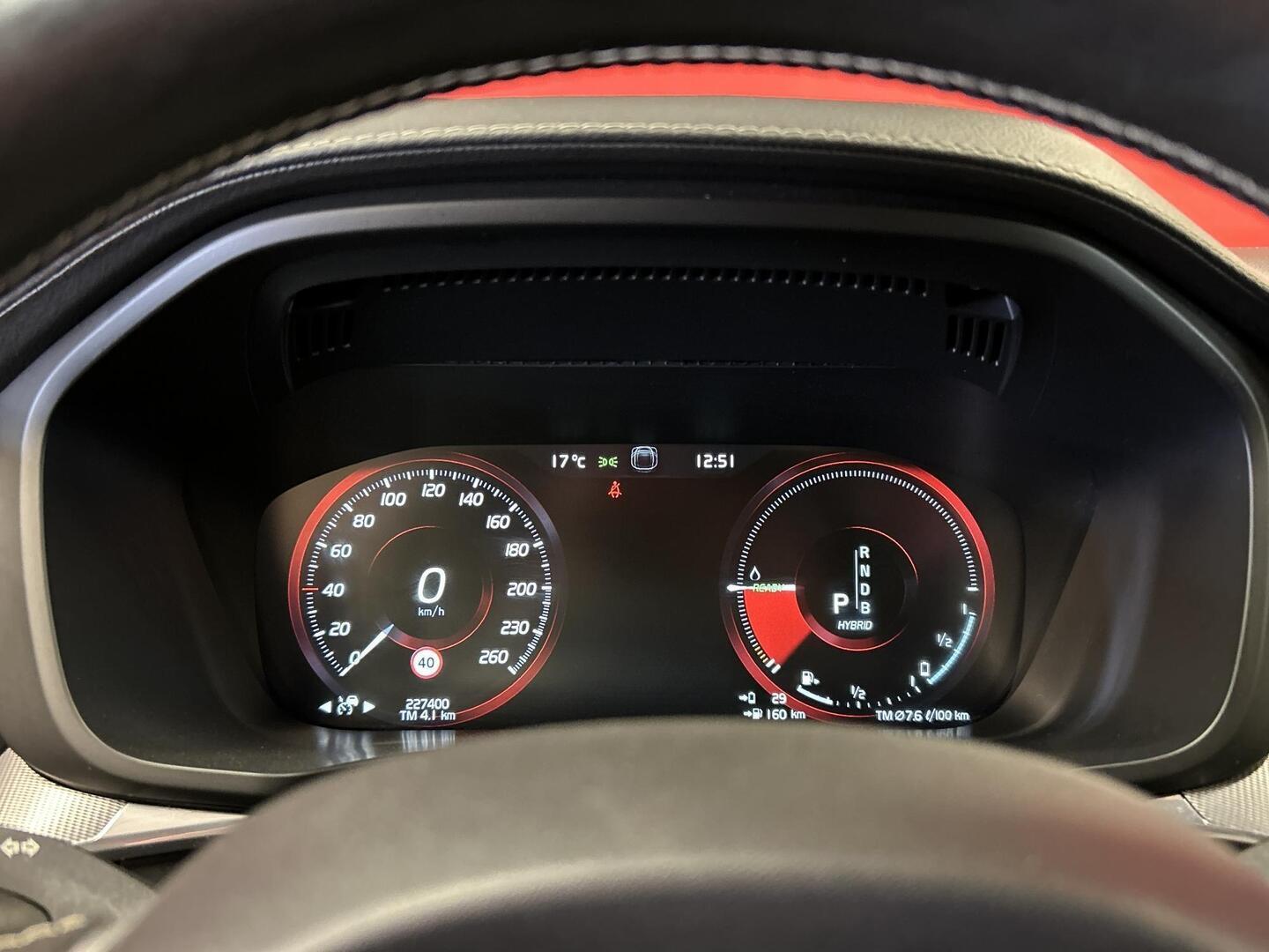 VOLVO XC60 2019