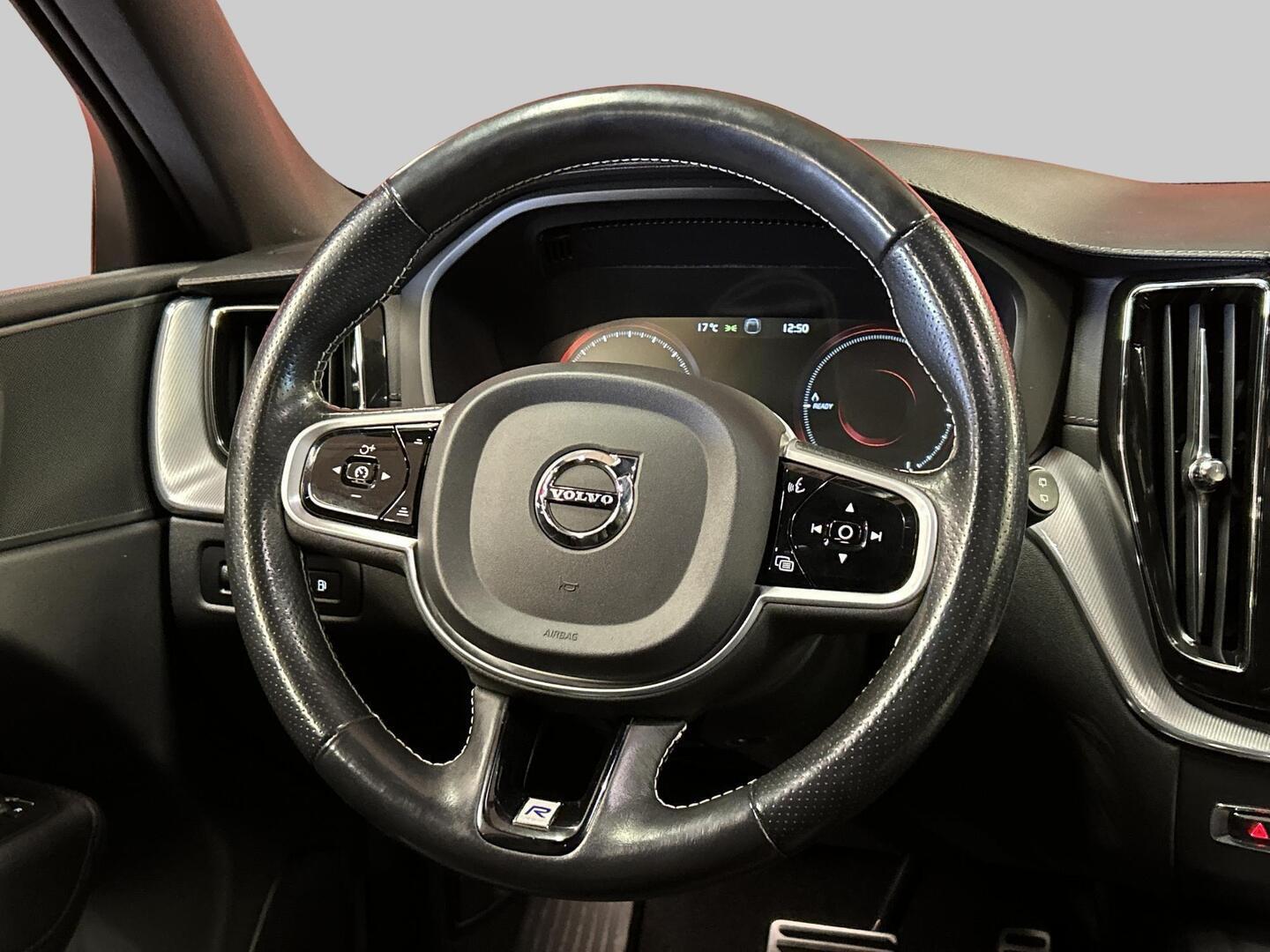 VOLVO XC60 2019