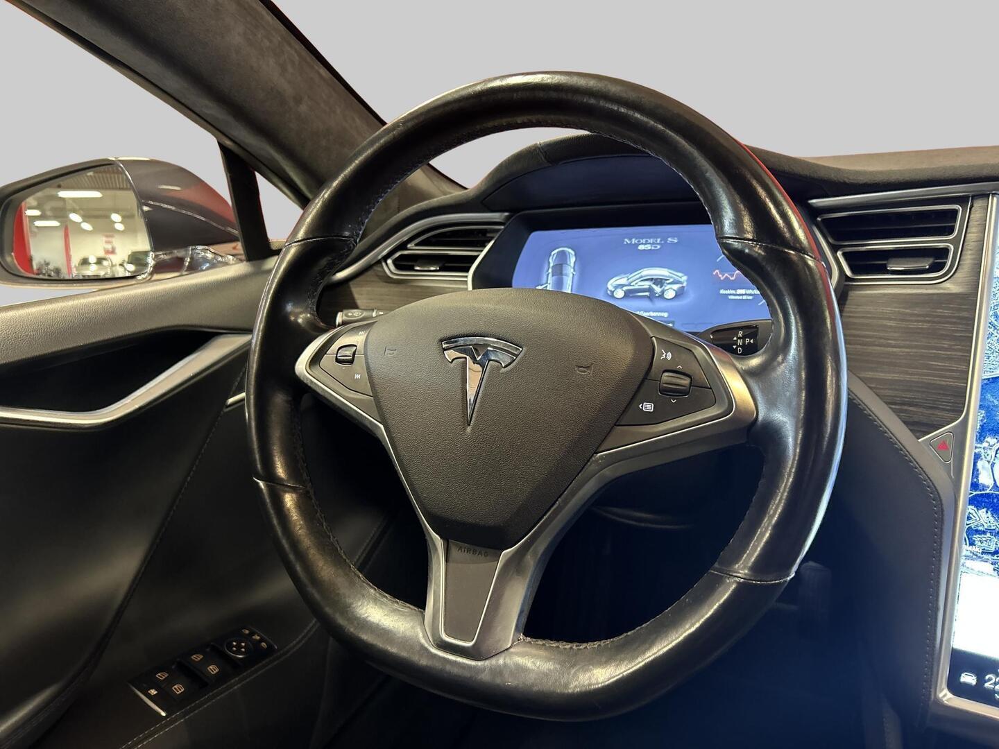 TESLA Model S 2015