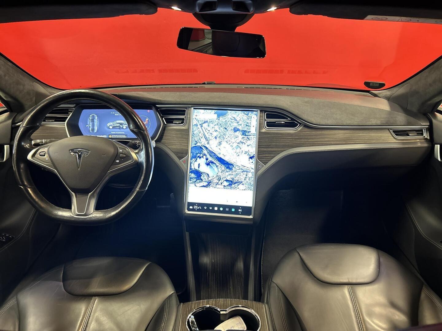 TESLA Model S 2015