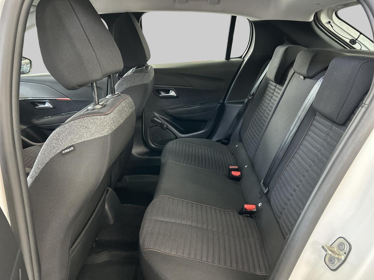 PEUGEOT 208 2020
