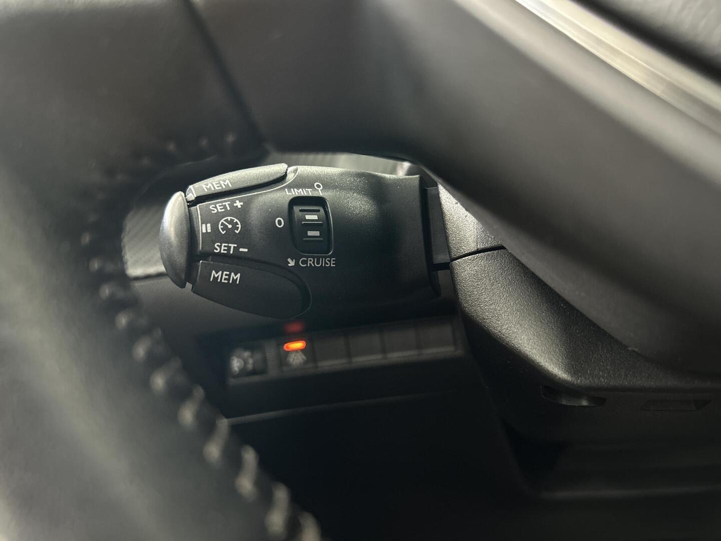 PEUGEOT 208 2020
