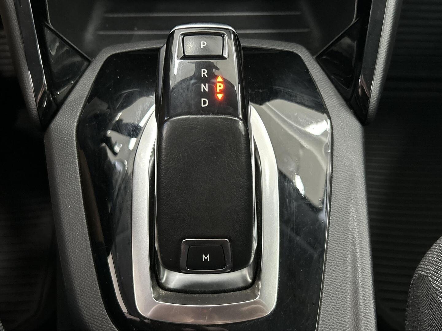 PEUGEOT 208 2020