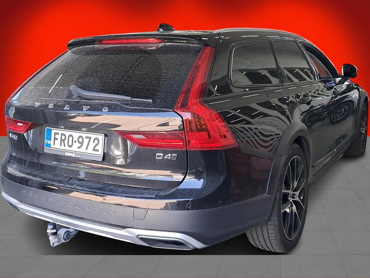 VOLVO V90 Cross Country 2018