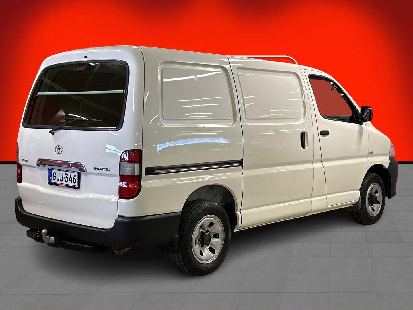 TOYOTA Hiace 2011