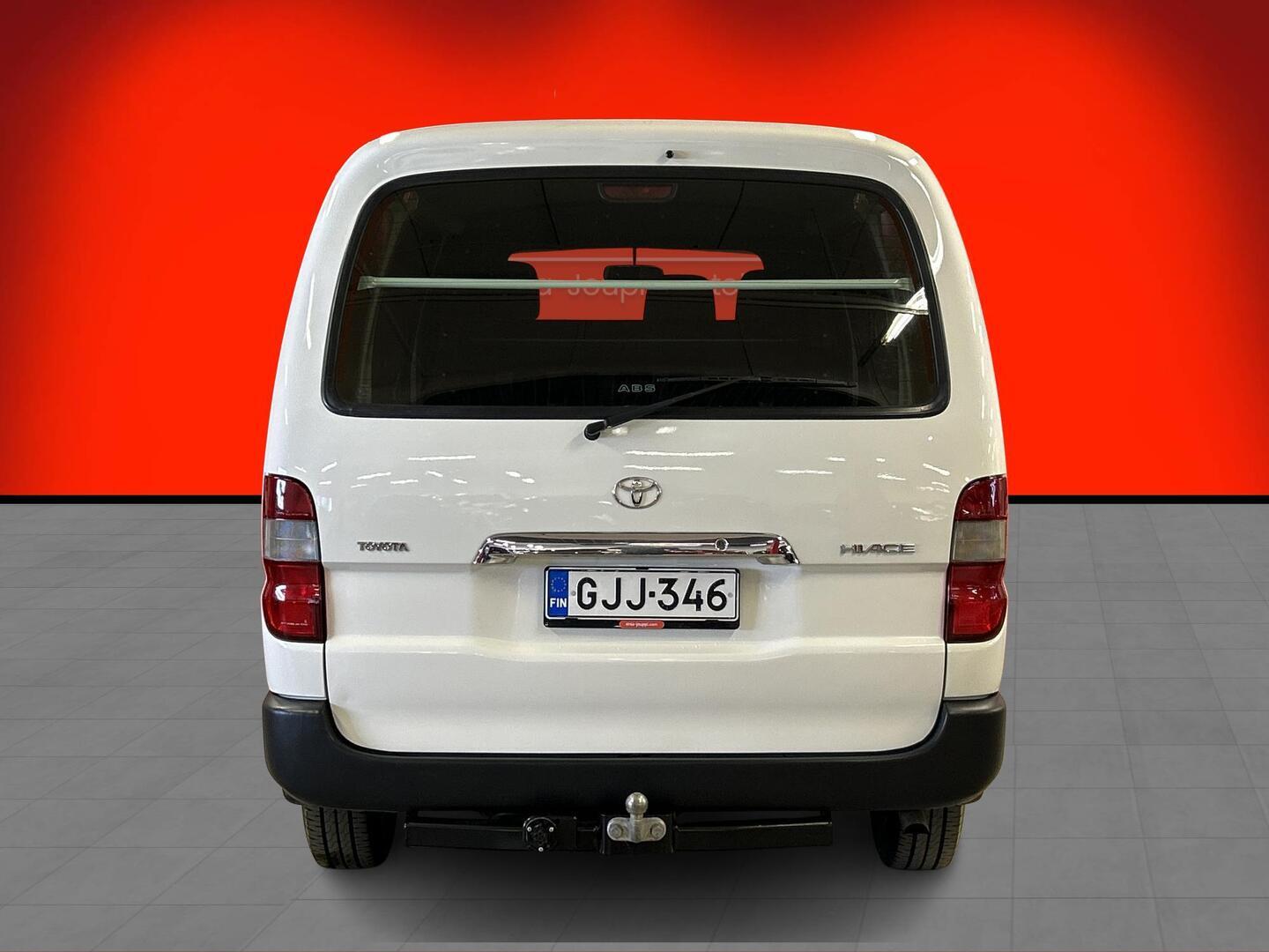 TOYOTA Hiace 2011