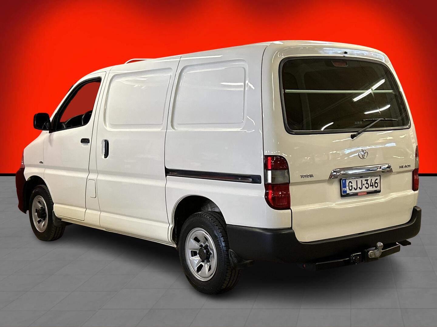 TOYOTA Hiace 2011