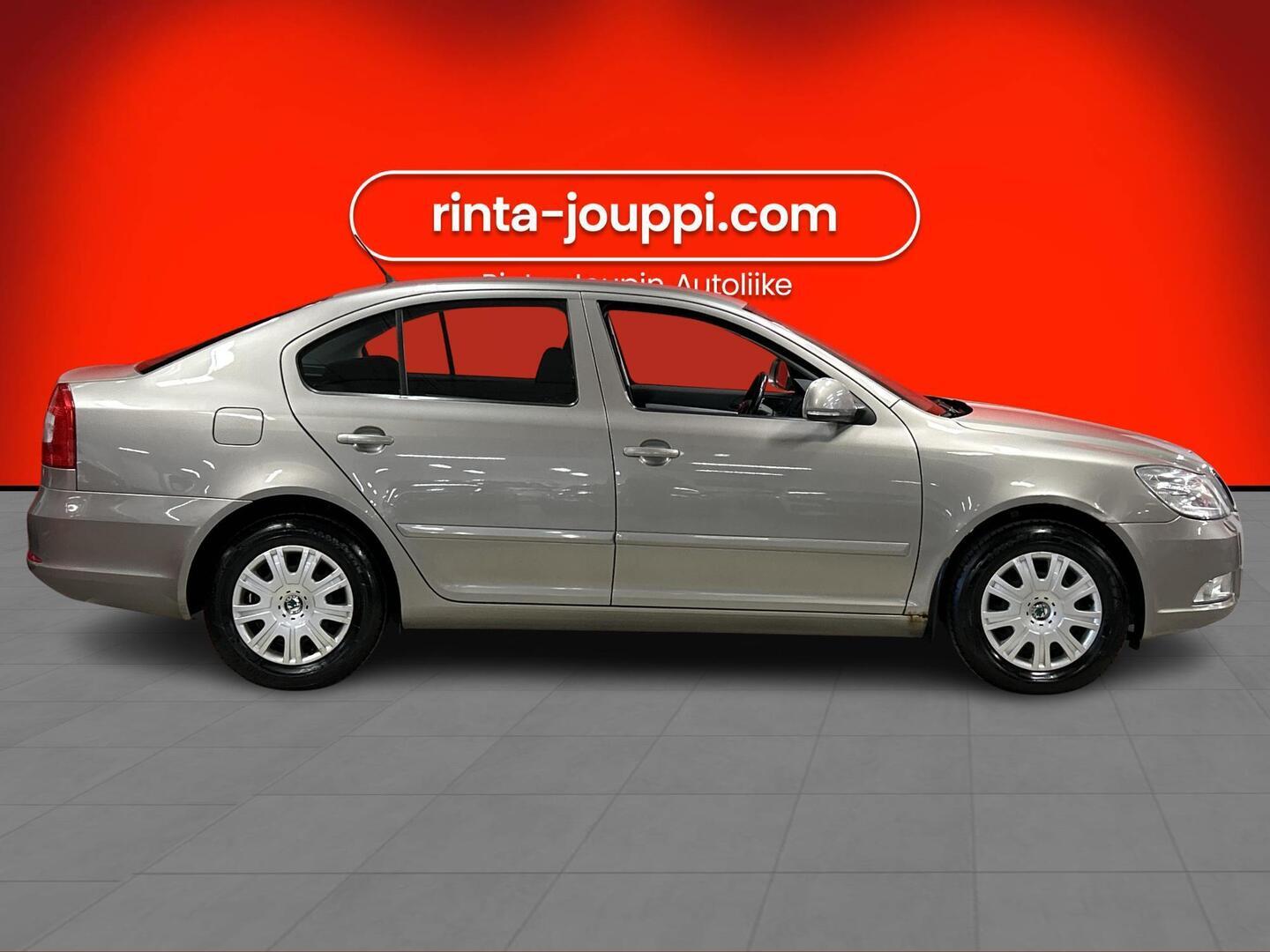 SKODA Octavia 2012