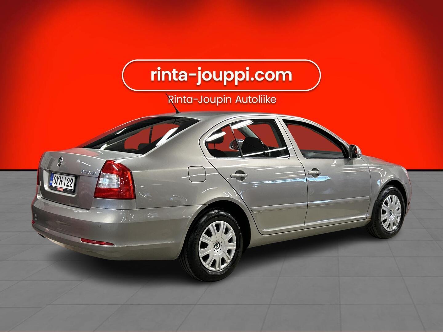 SKODA Octavia 2012