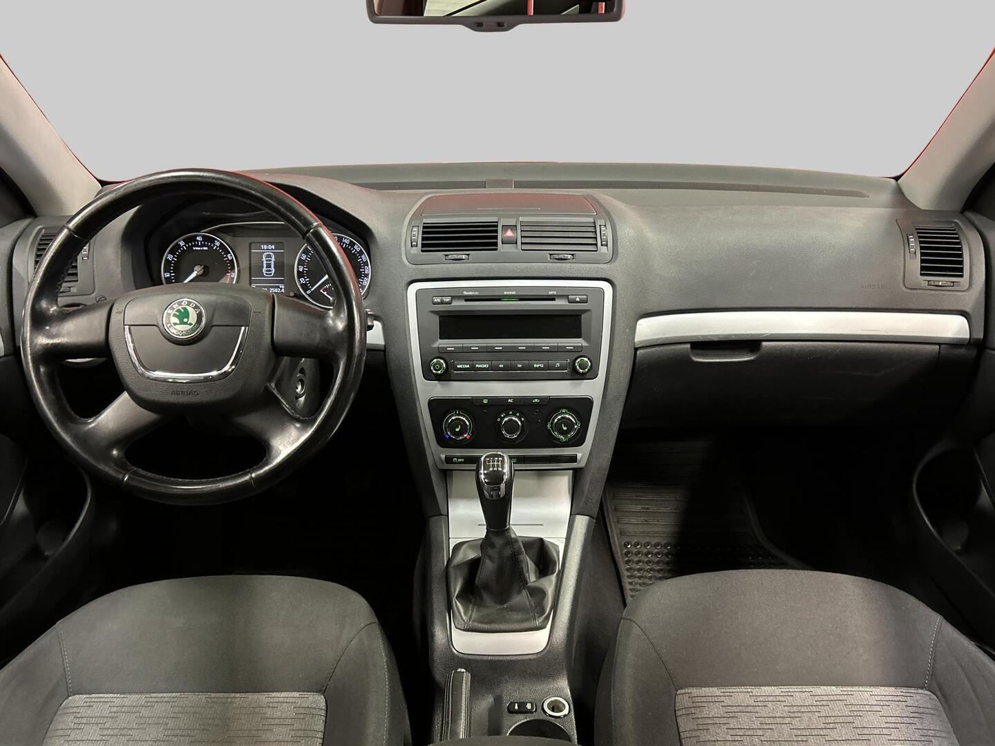 SKODA Octavia 2012