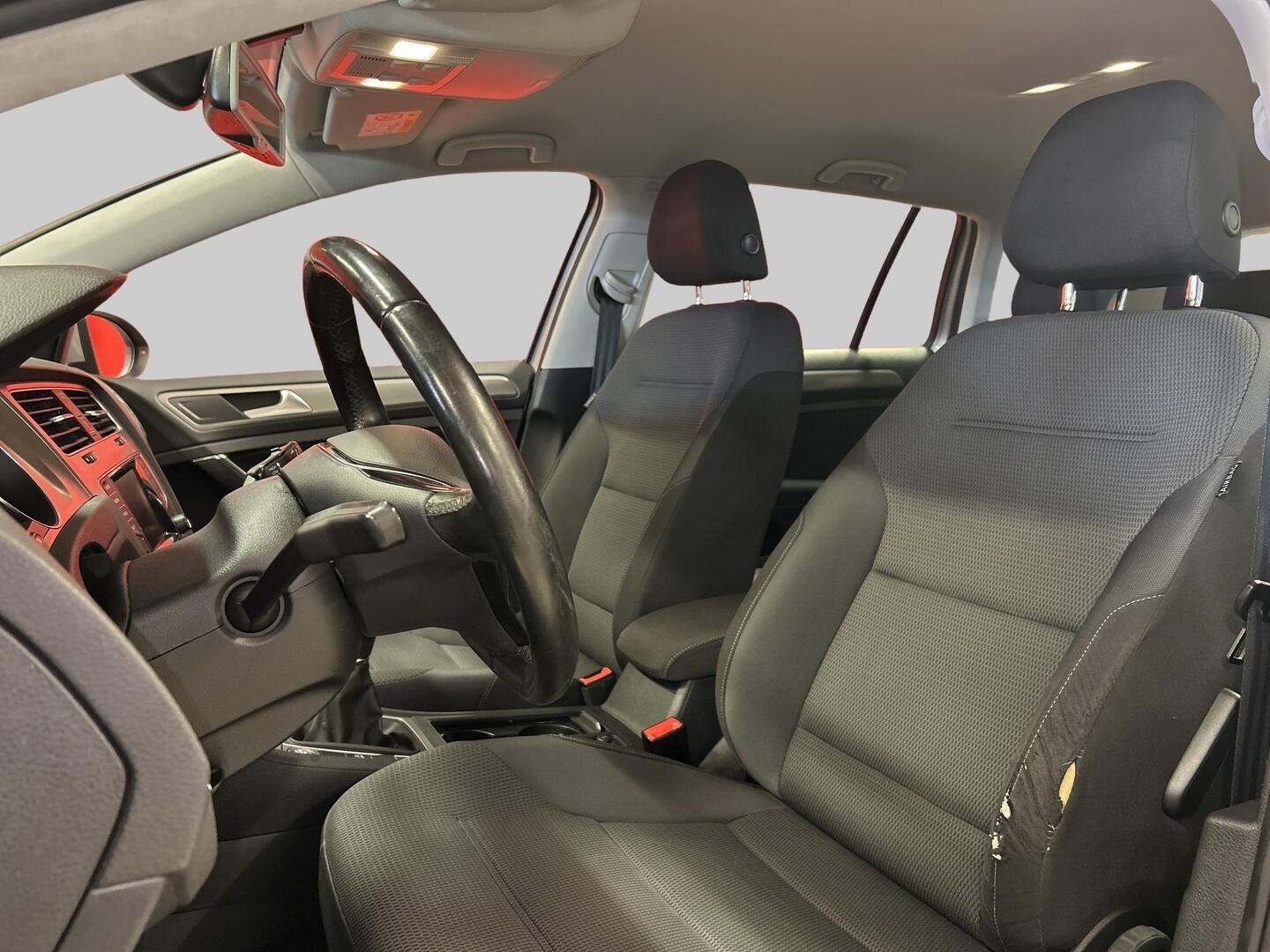 VOLKSWAGEN Golf 2015