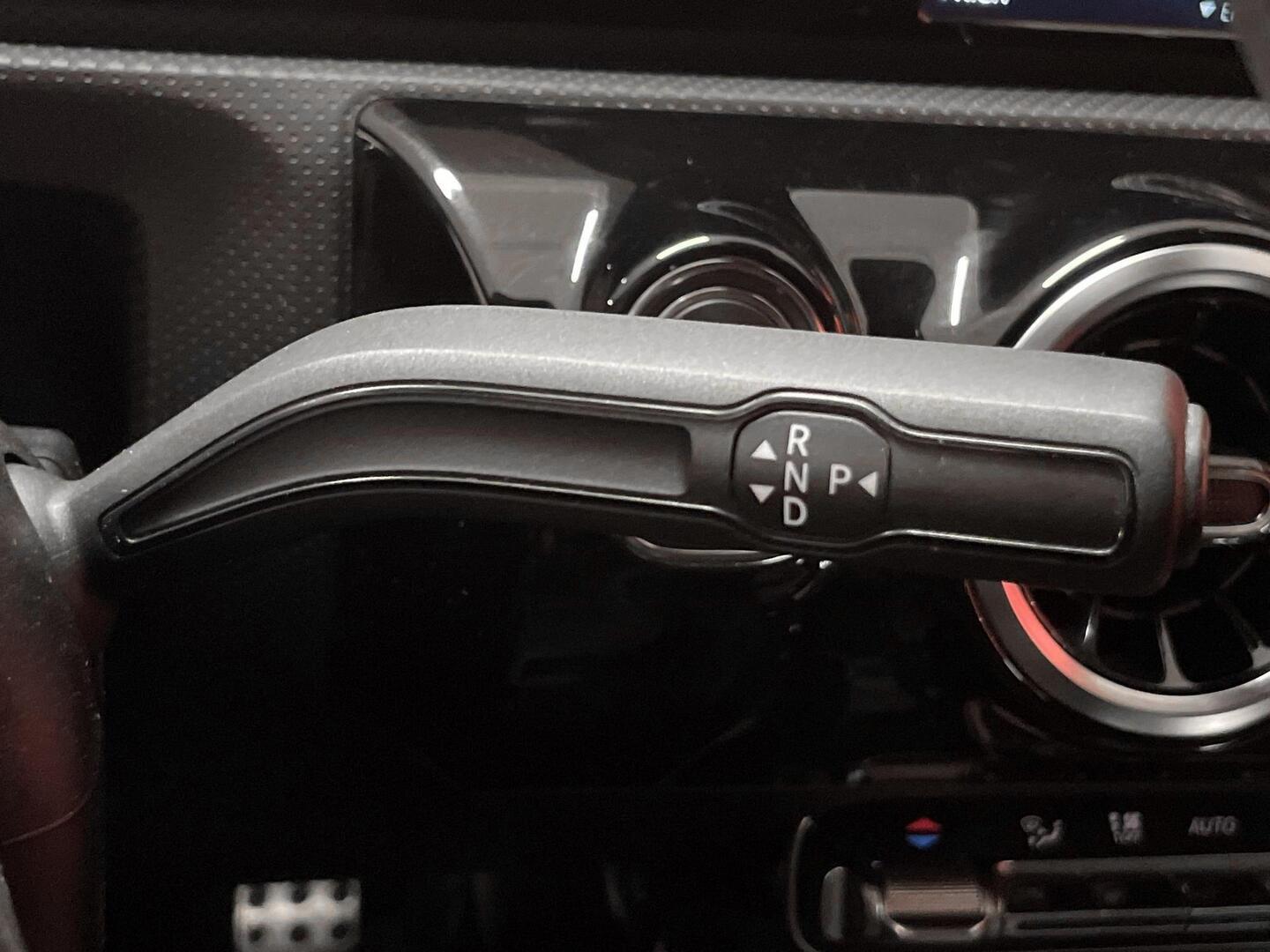 MERCEDES-BENZ CLA 2019