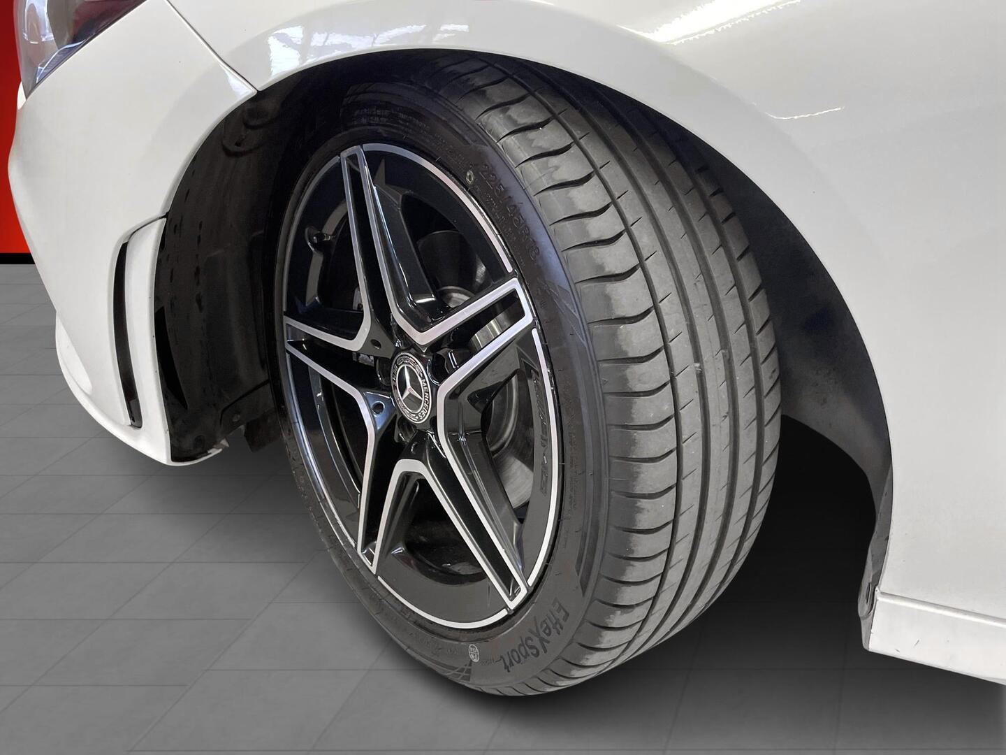 MERCEDES-BENZ CLA 2019