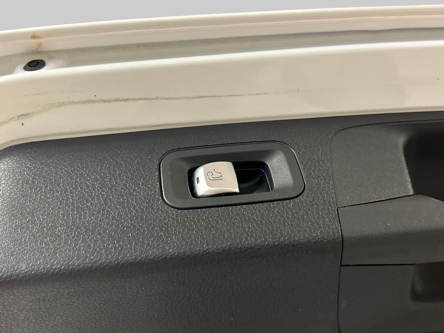 MERCEDES-BENZ E 2018