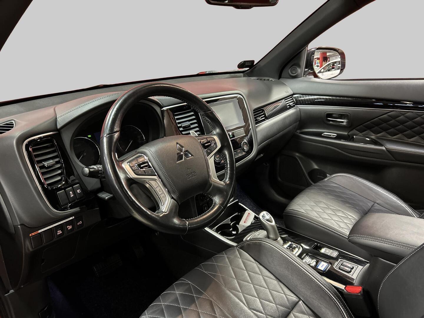 MITSUBISHI Outlander PHEV 2019