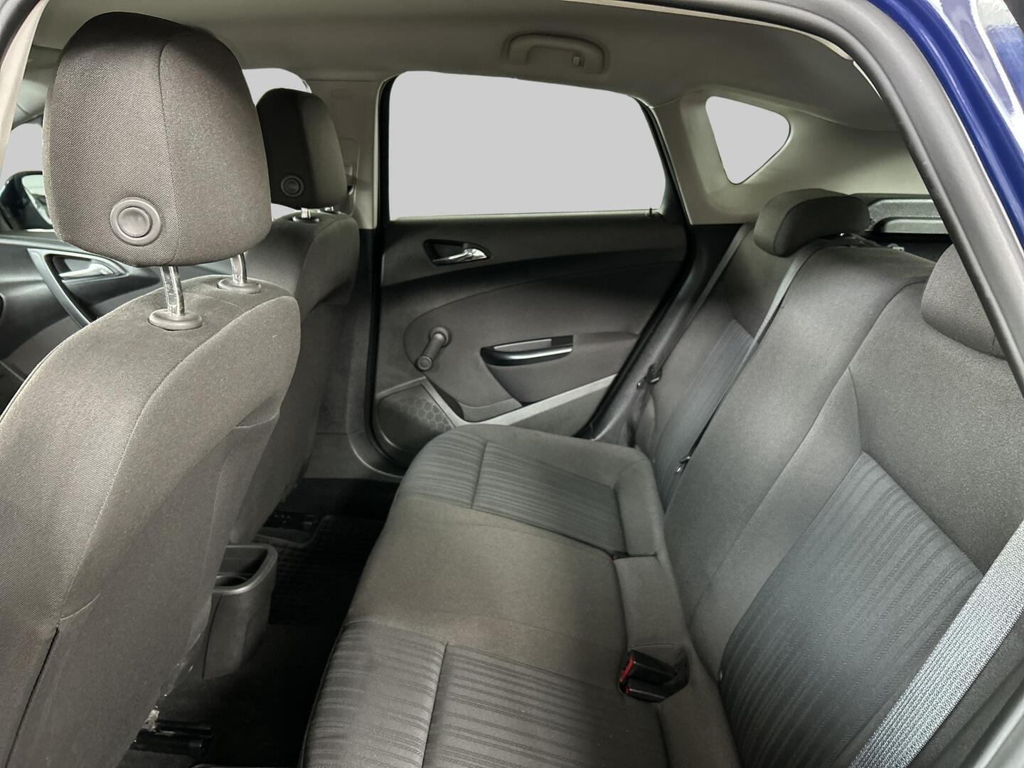 OPEL Astra 2011
