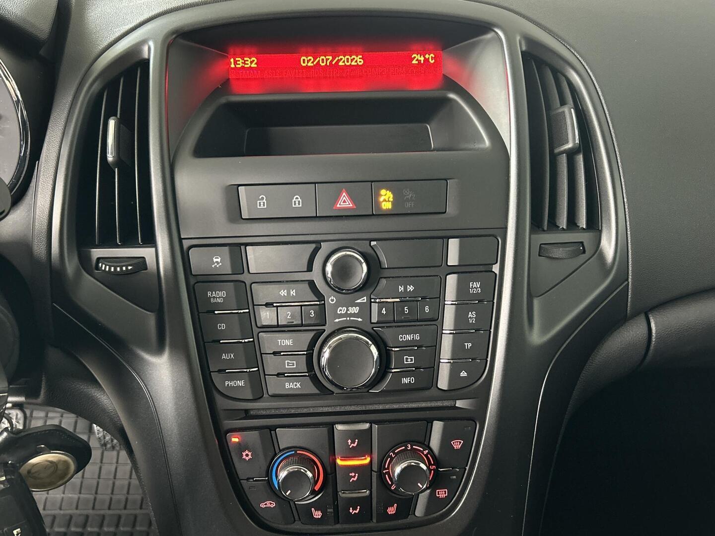 OPEL Astra 2011