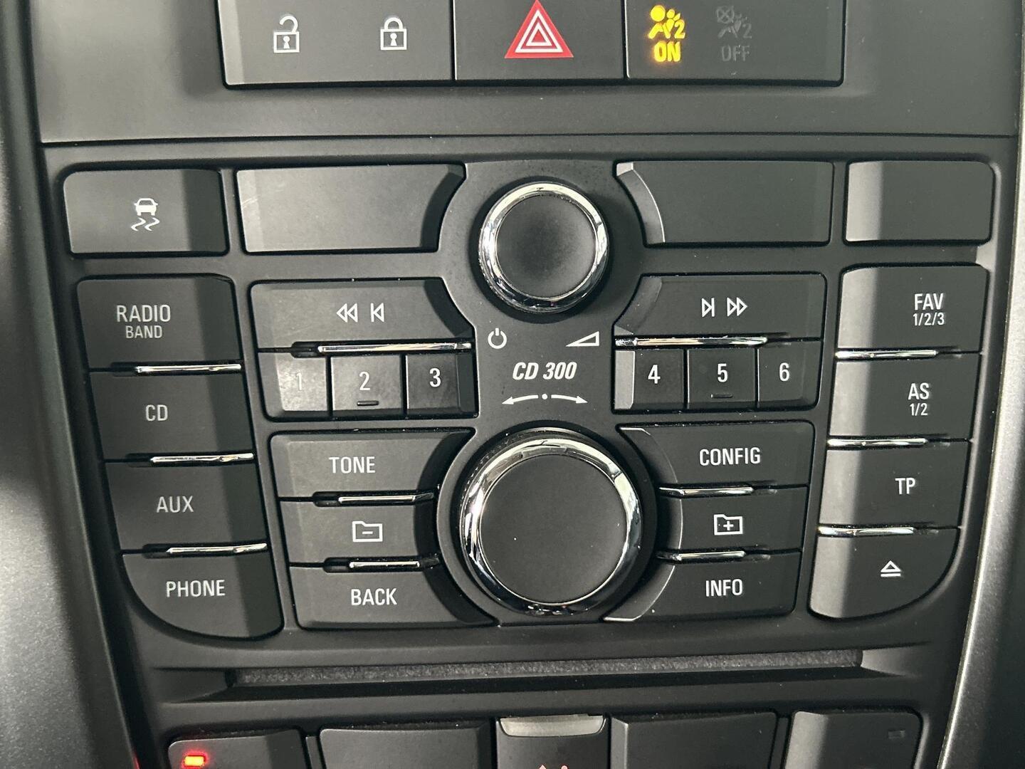 OPEL Astra 2011