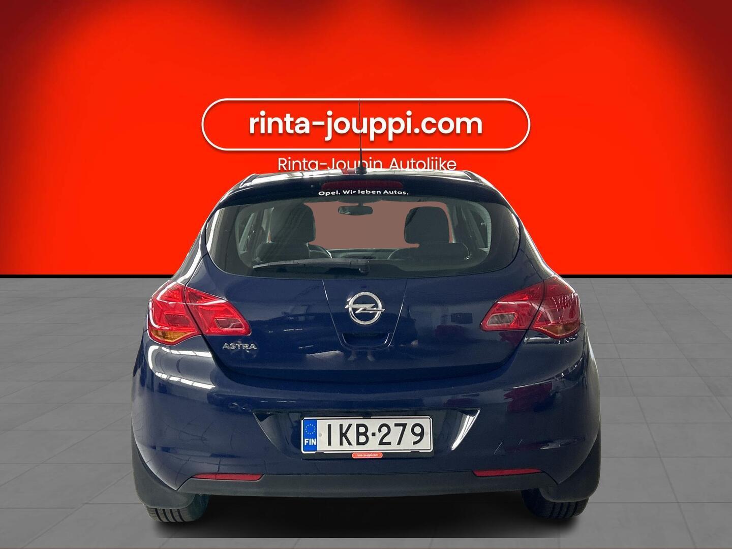 OPEL Astra 2011