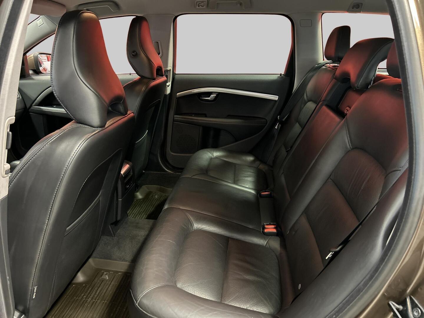 VOLVO V70 2013