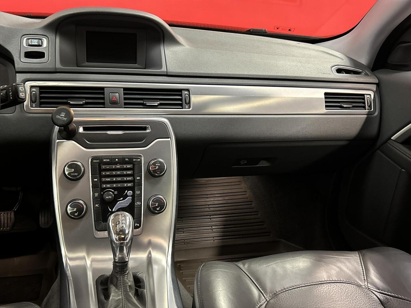 VOLVO V70 2013