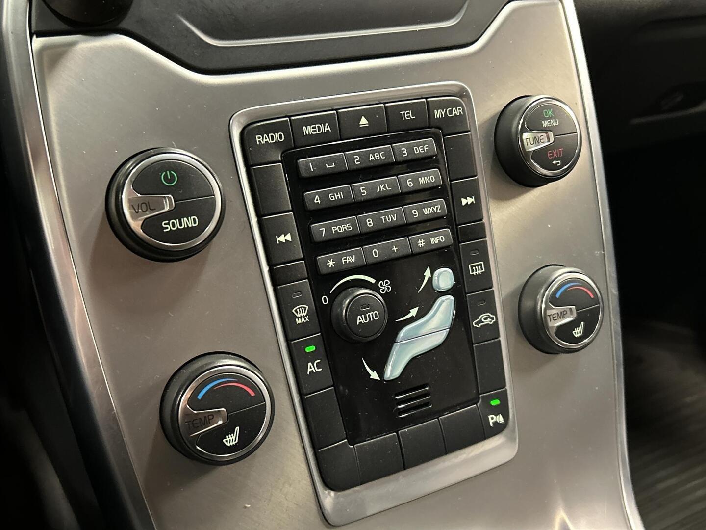 VOLVO V70 2013