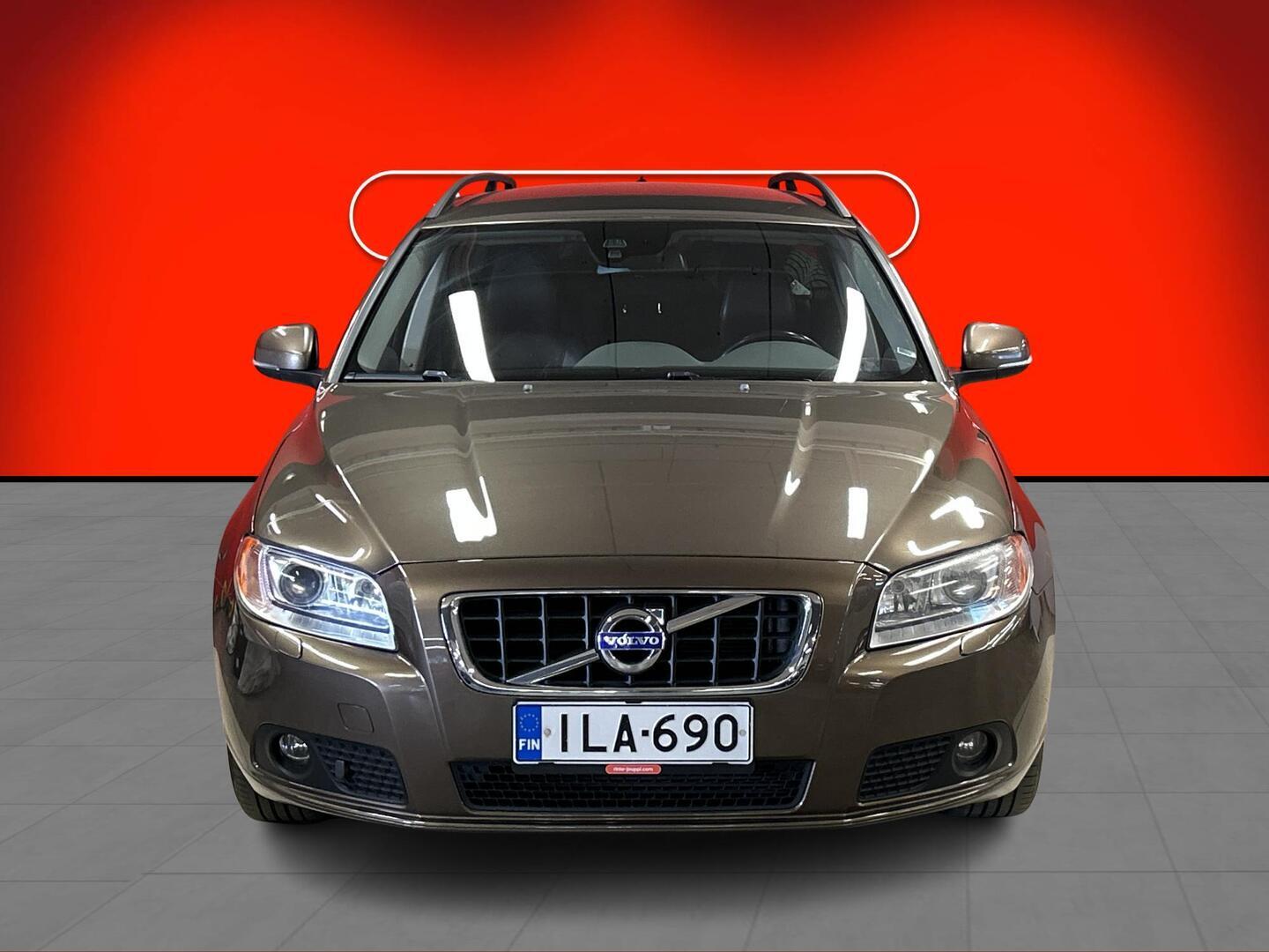 VOLVO V70 2013