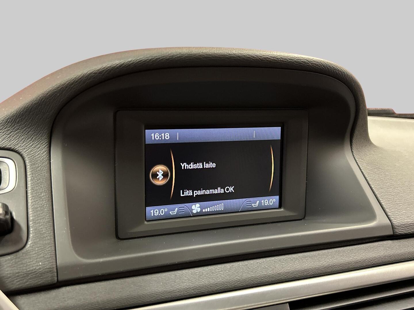 VOLVO V70 2013