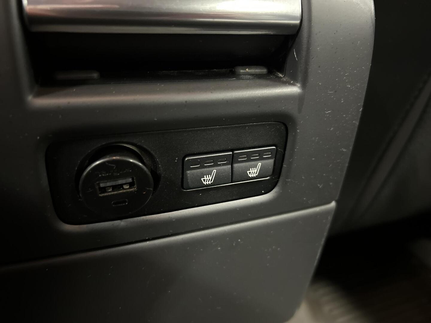 VOLVO V70 2013