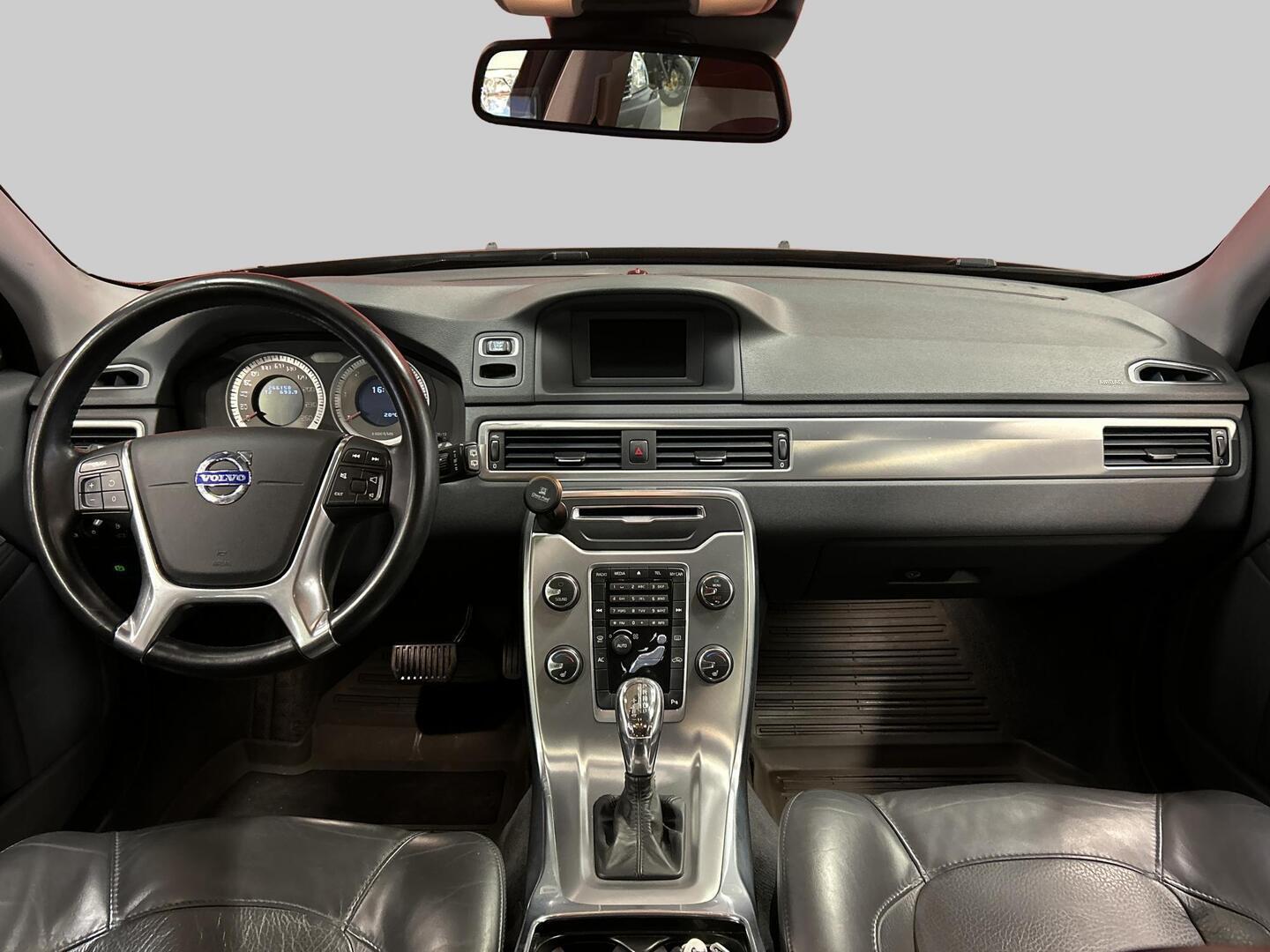 VOLVO V70 2013