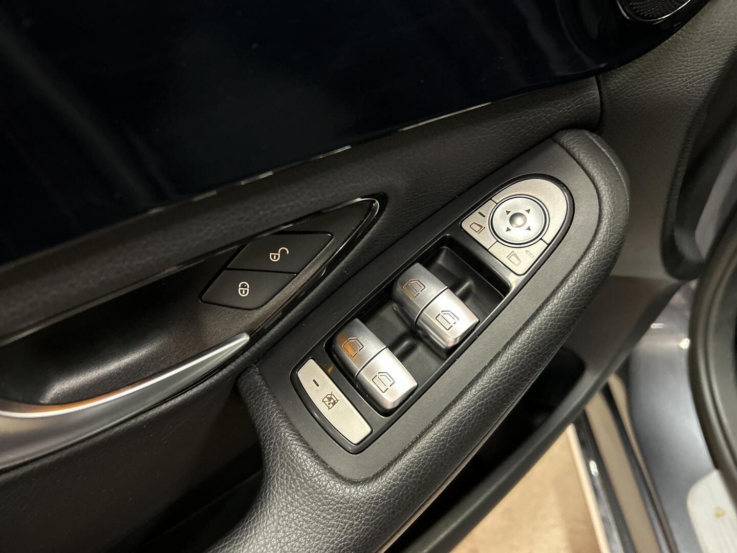 MERCEDES-BENZ C 2015