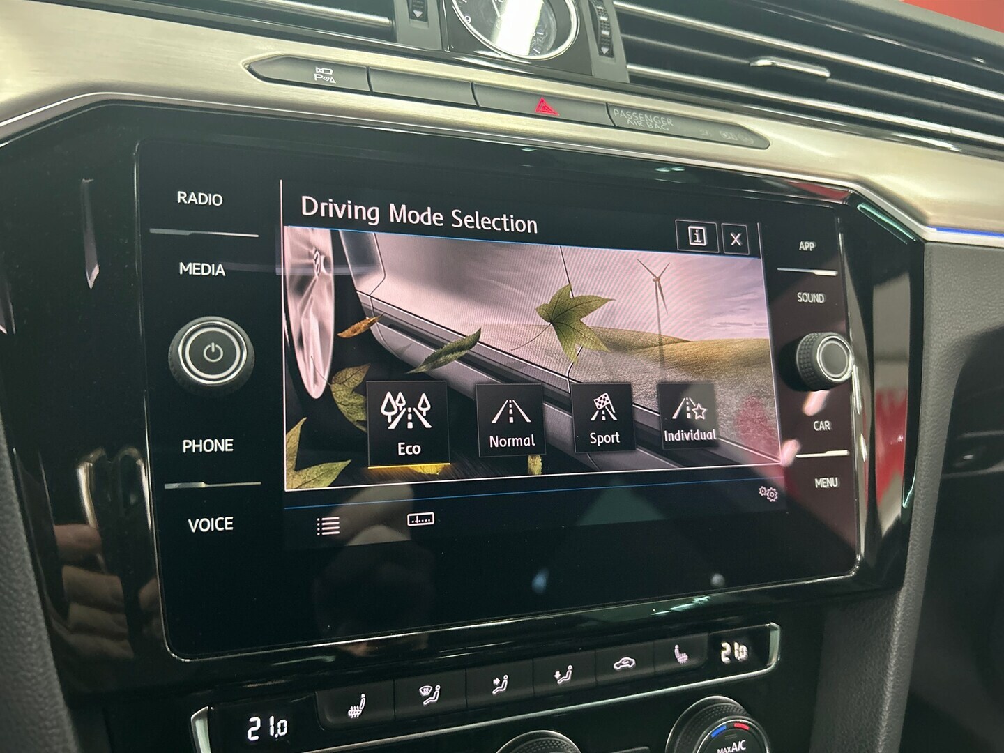 VOLKSWAGEN PASSAT 2018