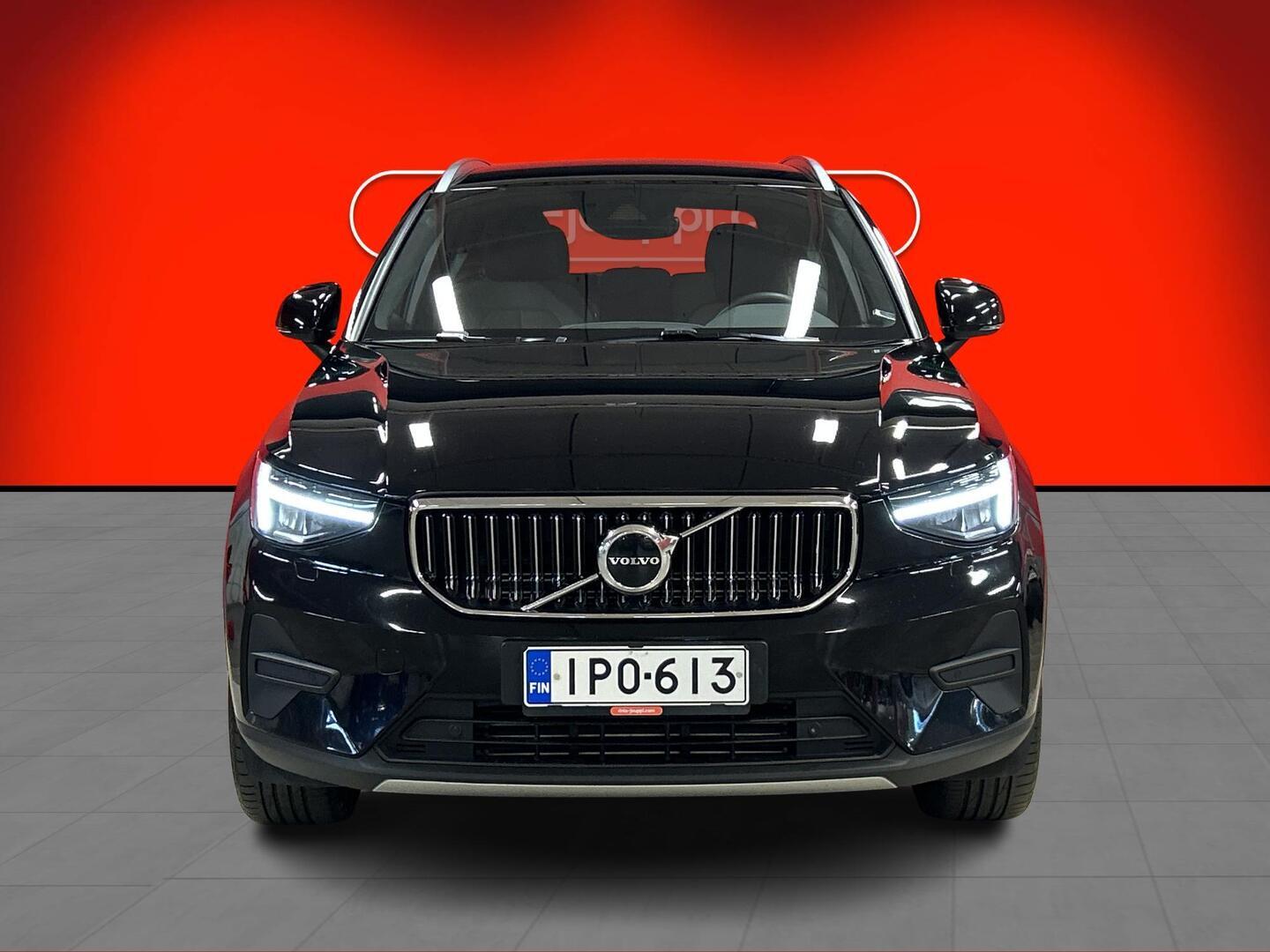 VOLVO XC40 2023