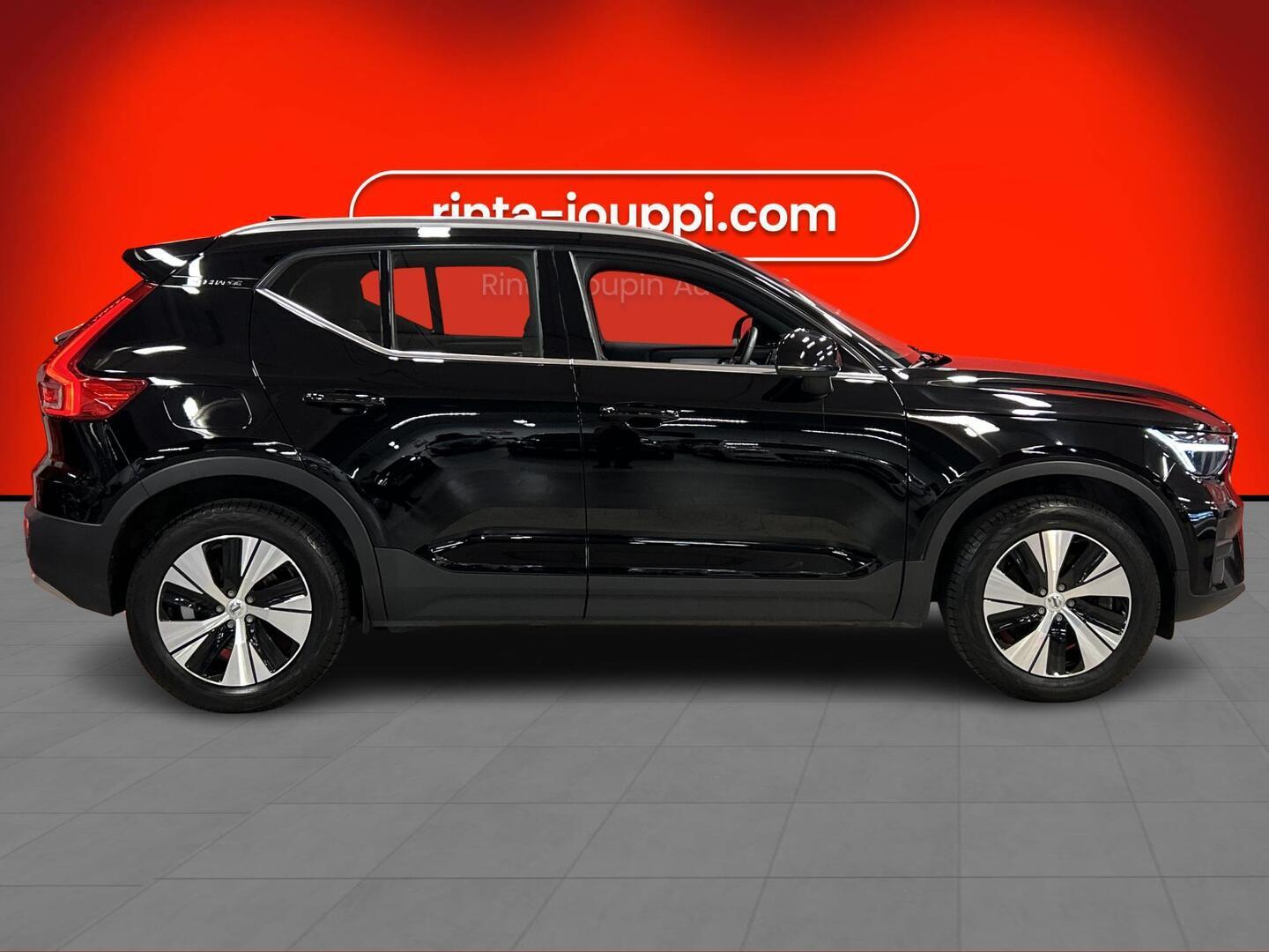 VOLVO XC40 2023