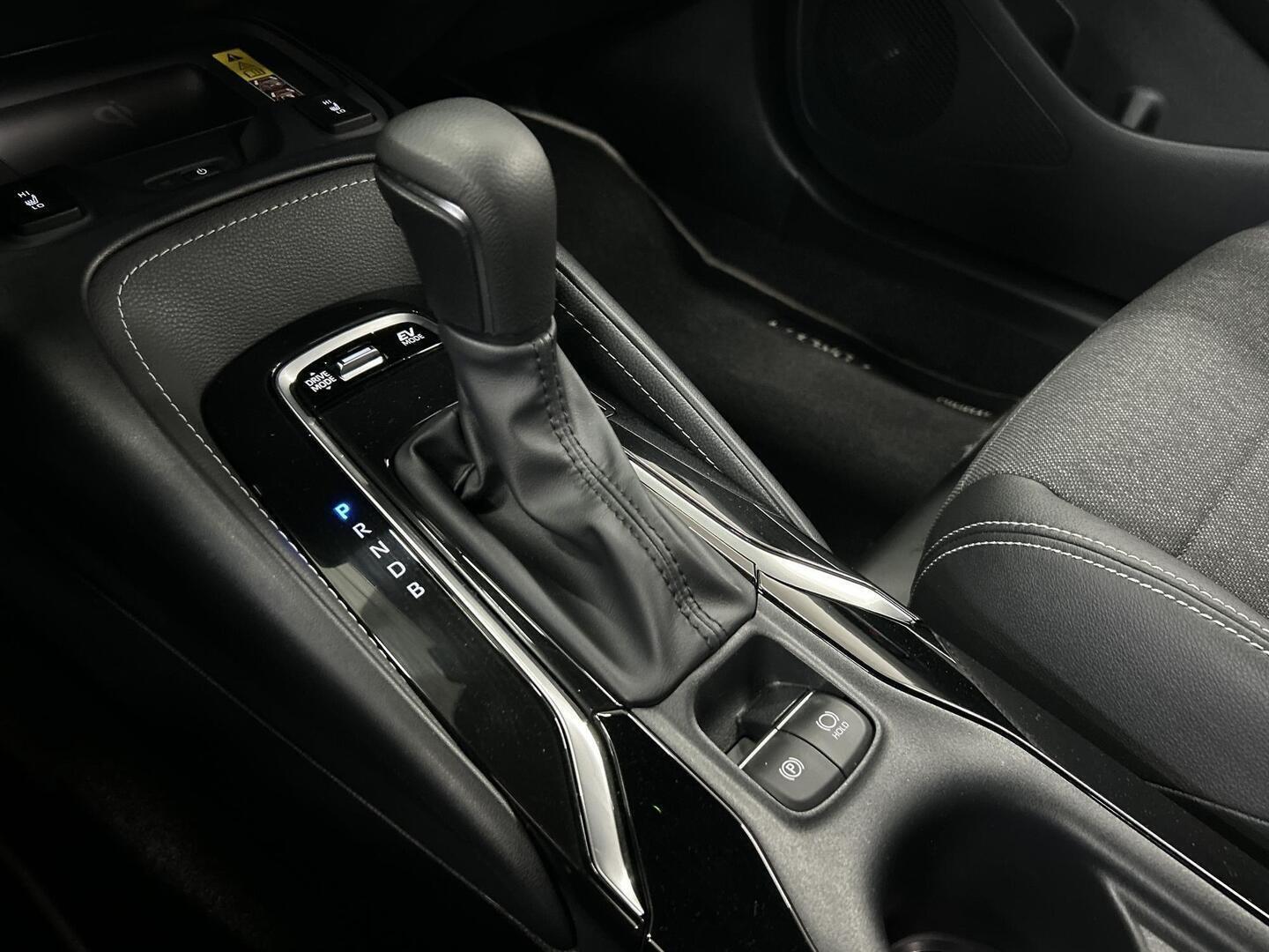 TOYOTA COROLLA 2024