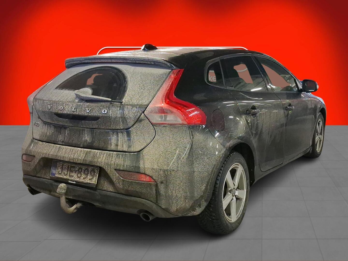 VOLVO V40 2013