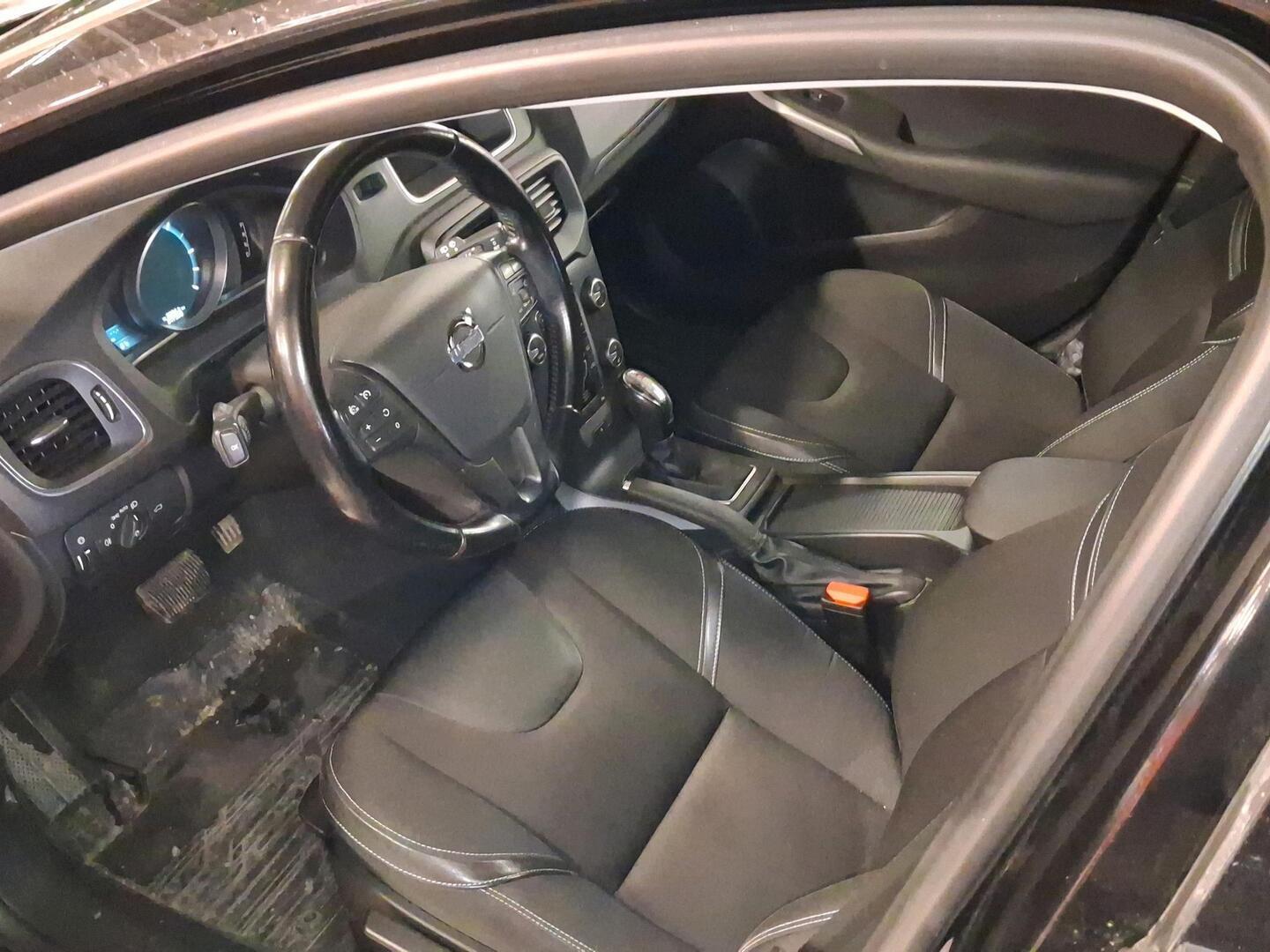 VOLVO V40 2013