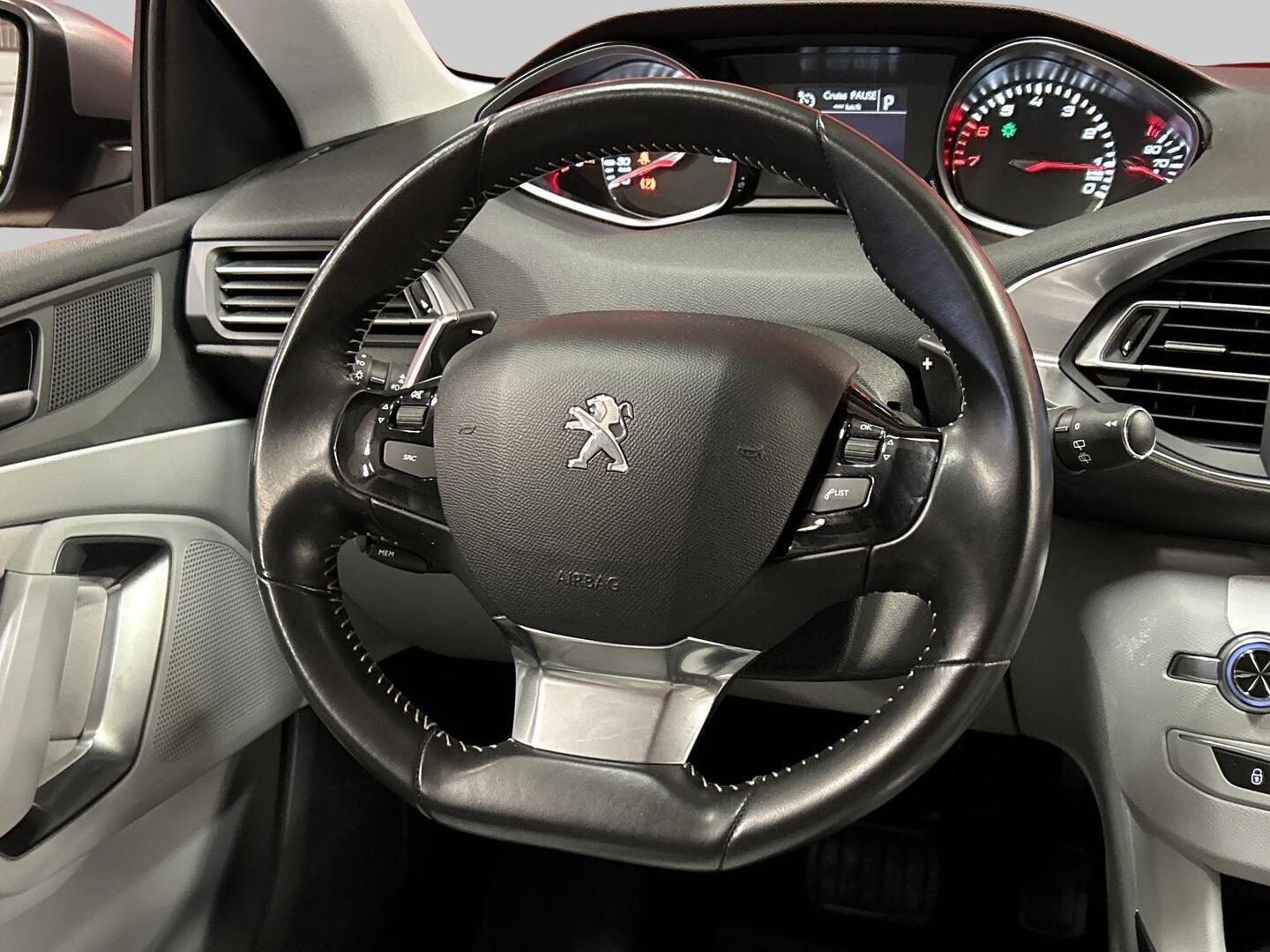 PEUGEOT 308 2015