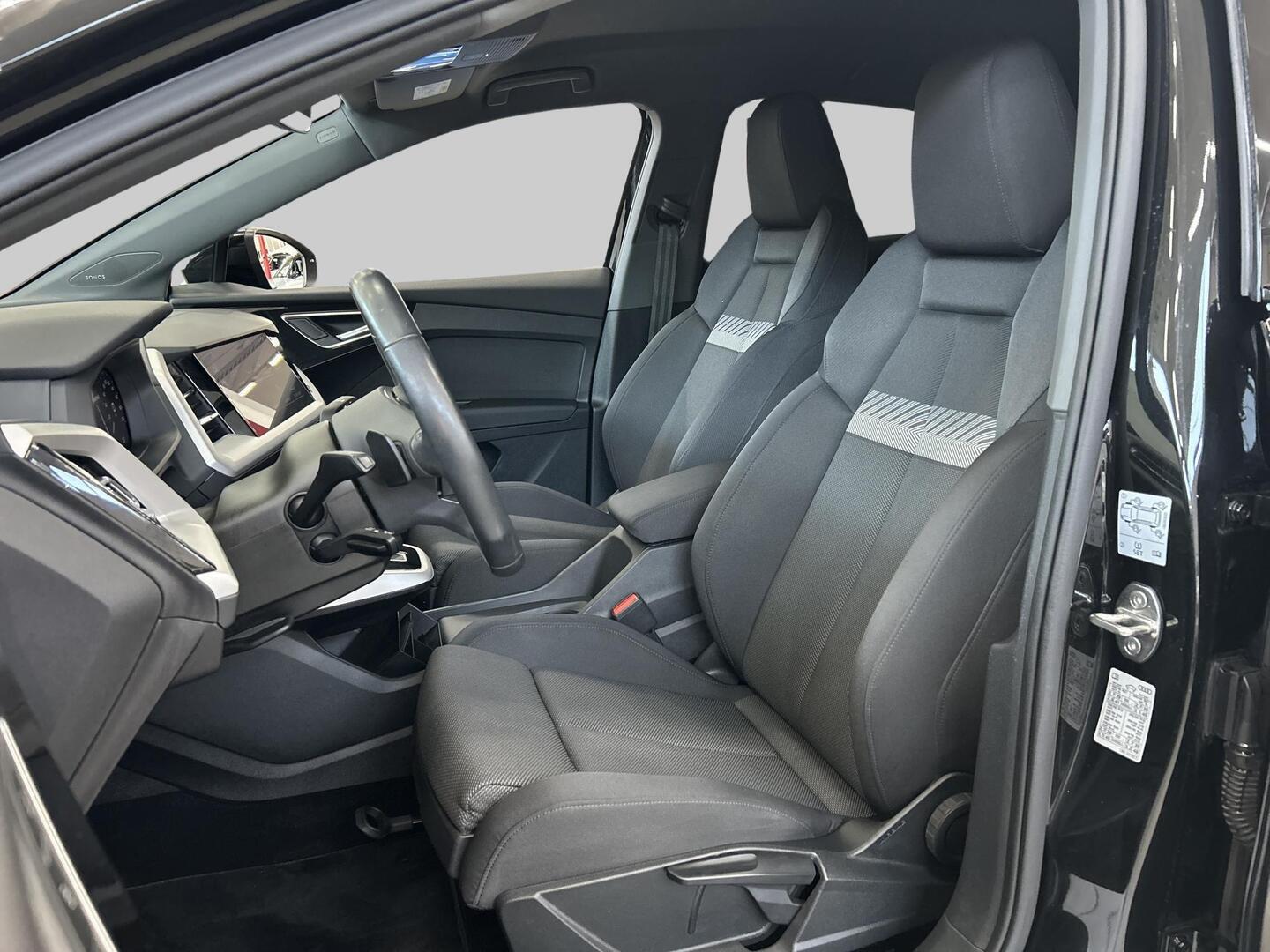 AUDI Q4 e-tron 2024