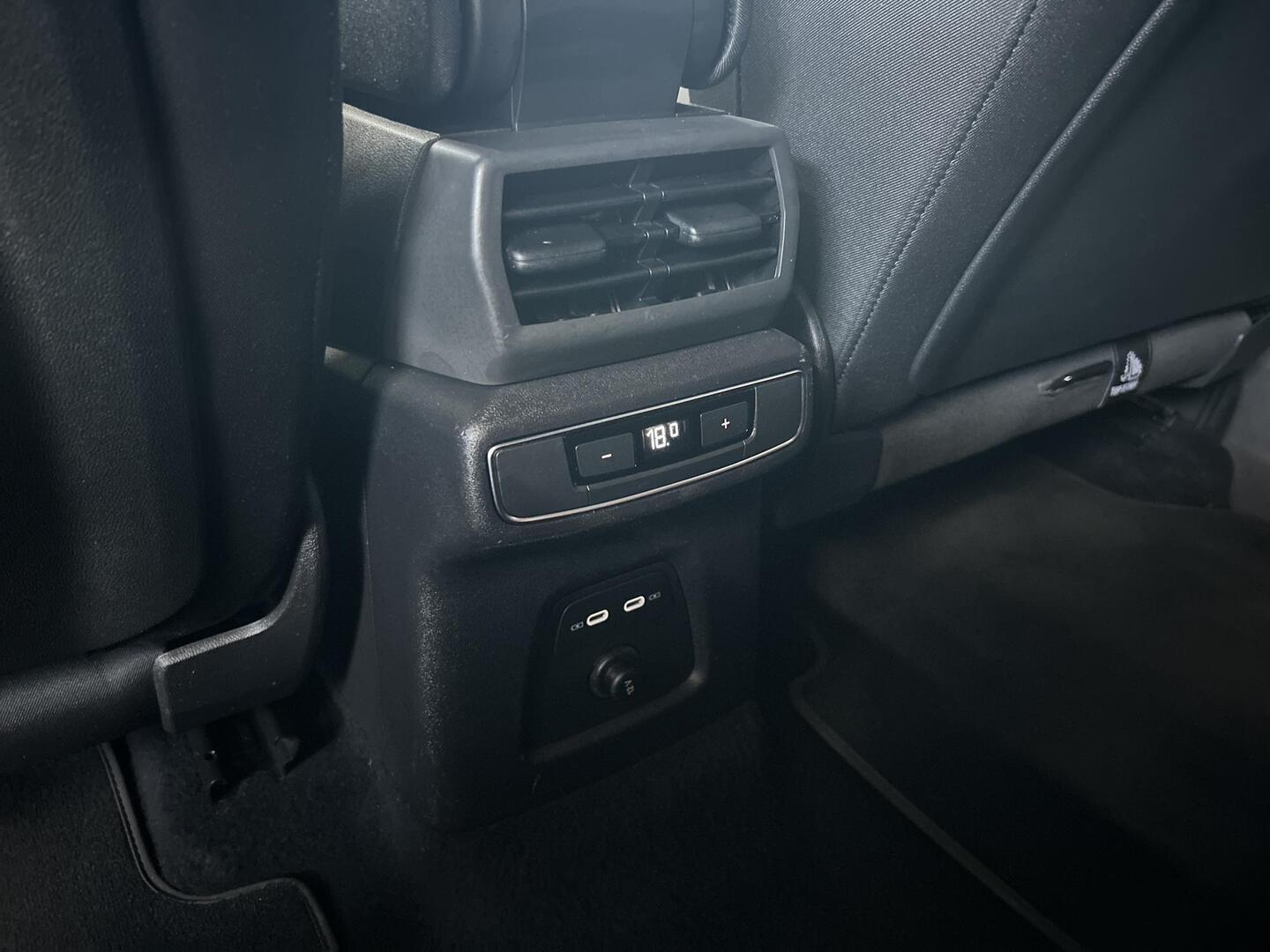 AUDI Q4 e-tron 2024