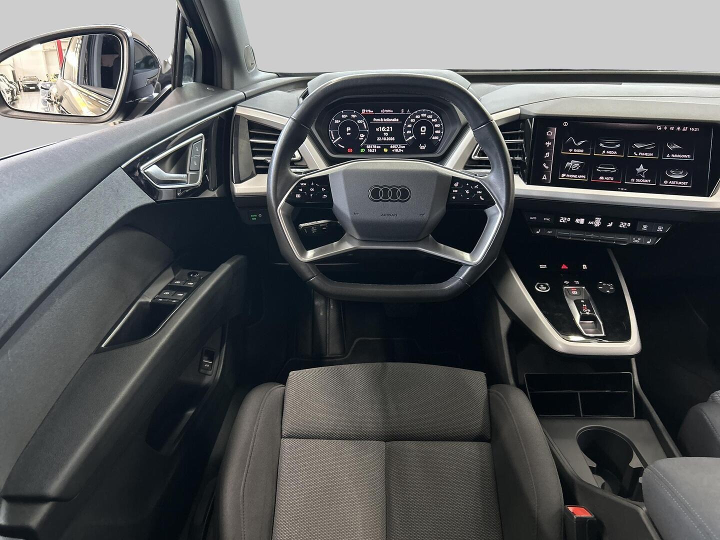 AUDI Q4 e-tron 2024