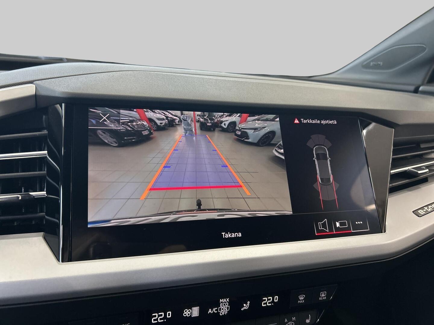 AUDI Q4 e-tron 2024