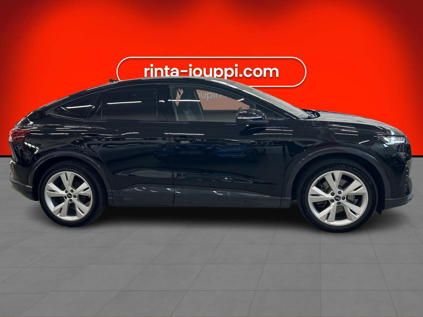 AUDI Q4 e-tron 2024