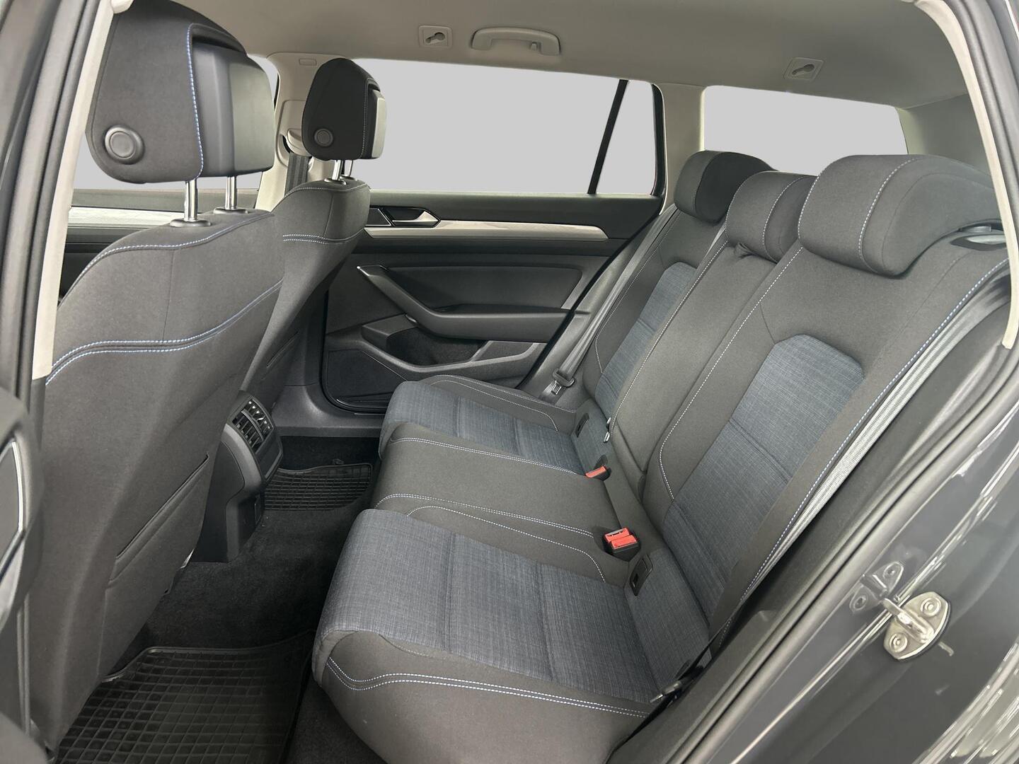 VOLKSWAGEN Passat 2021