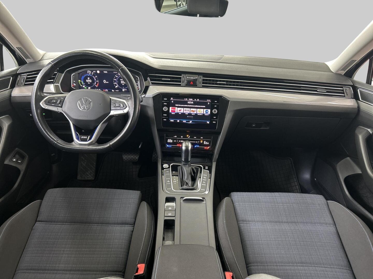 VOLKSWAGEN Passat 2021