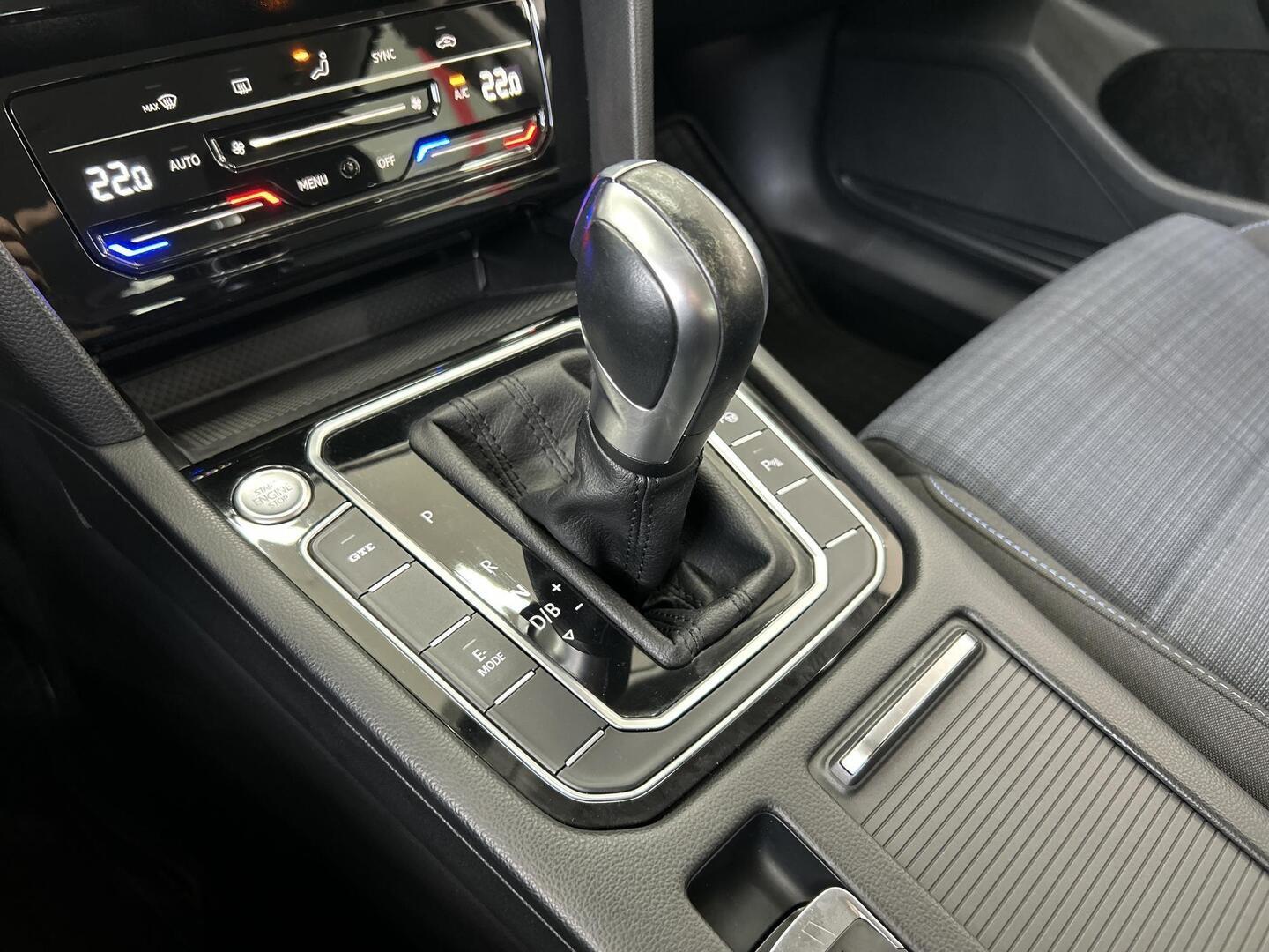 VOLKSWAGEN Passat 2021