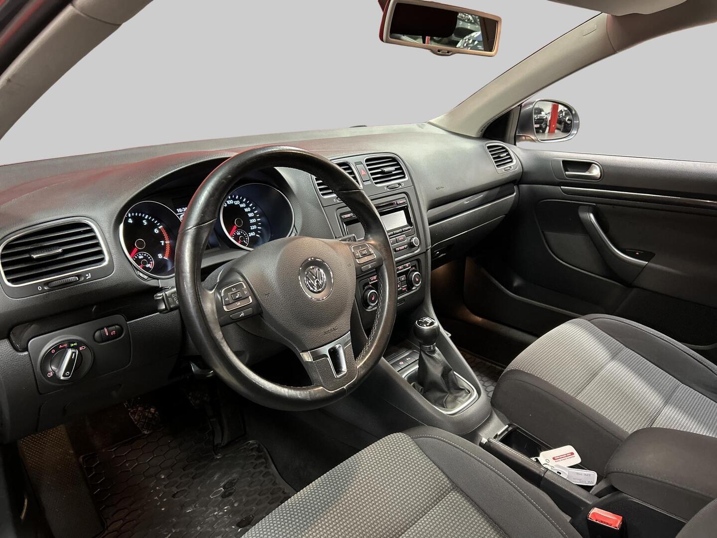 VOLKSWAGEN Golf 2013